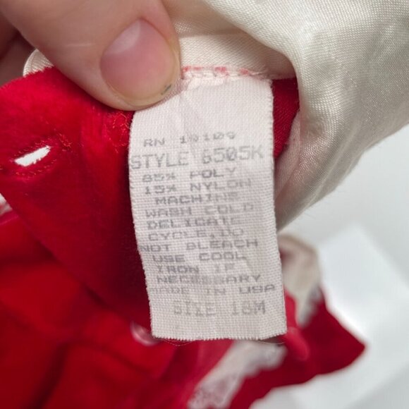 Vintage 80s & 90s Toddler Soft Velvet Bubble Jumpsuit with collar, bow, and lace - Picture 9 of 11